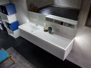 Mobile da Bagno sospeso in laccato super opaco con lavabo integrato in Corian K25 36 di Compab