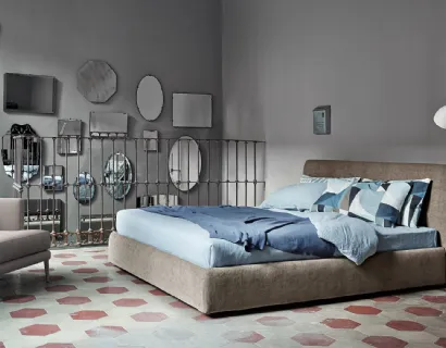 Letto in tessuto imbottito con box contenitore Tonight di Bonaldo